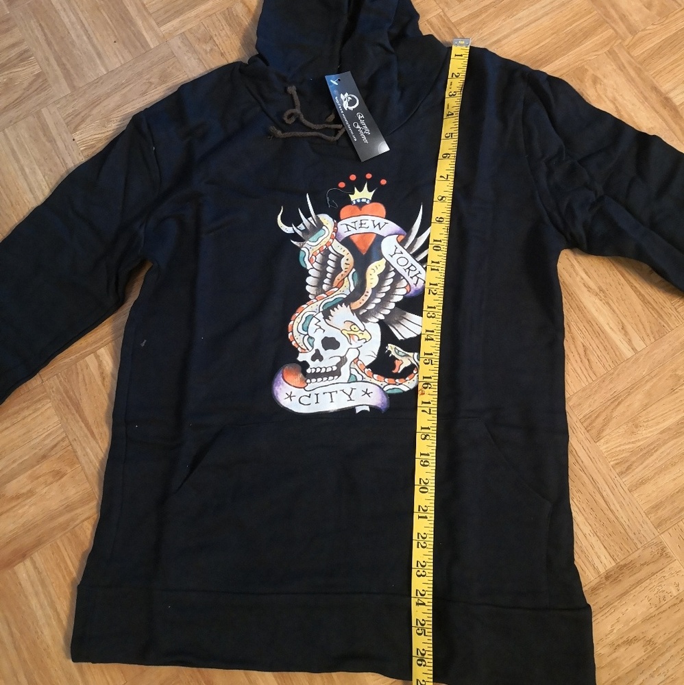 Halloween hoodie new york city eagle vs snake NWT